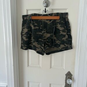 Soho Camouflage Women Shorts - Green and Black